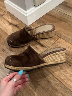 UGG AUSTRALIA Unique Brown Suede Cork Wedge Clogs | Size 8